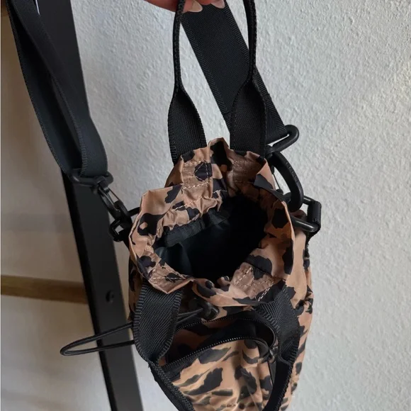 Calpak Water Bottle Bag - Picture 5 of 6